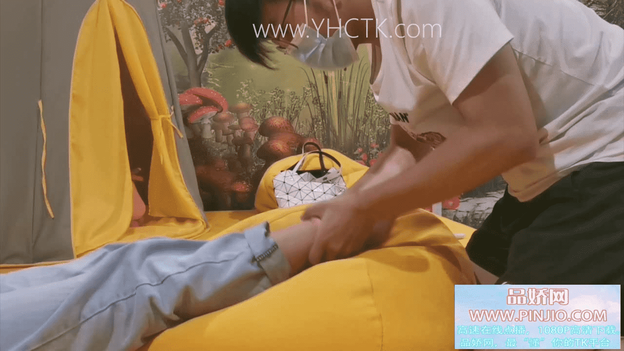 YZ_865牛仔裤红脚女孩