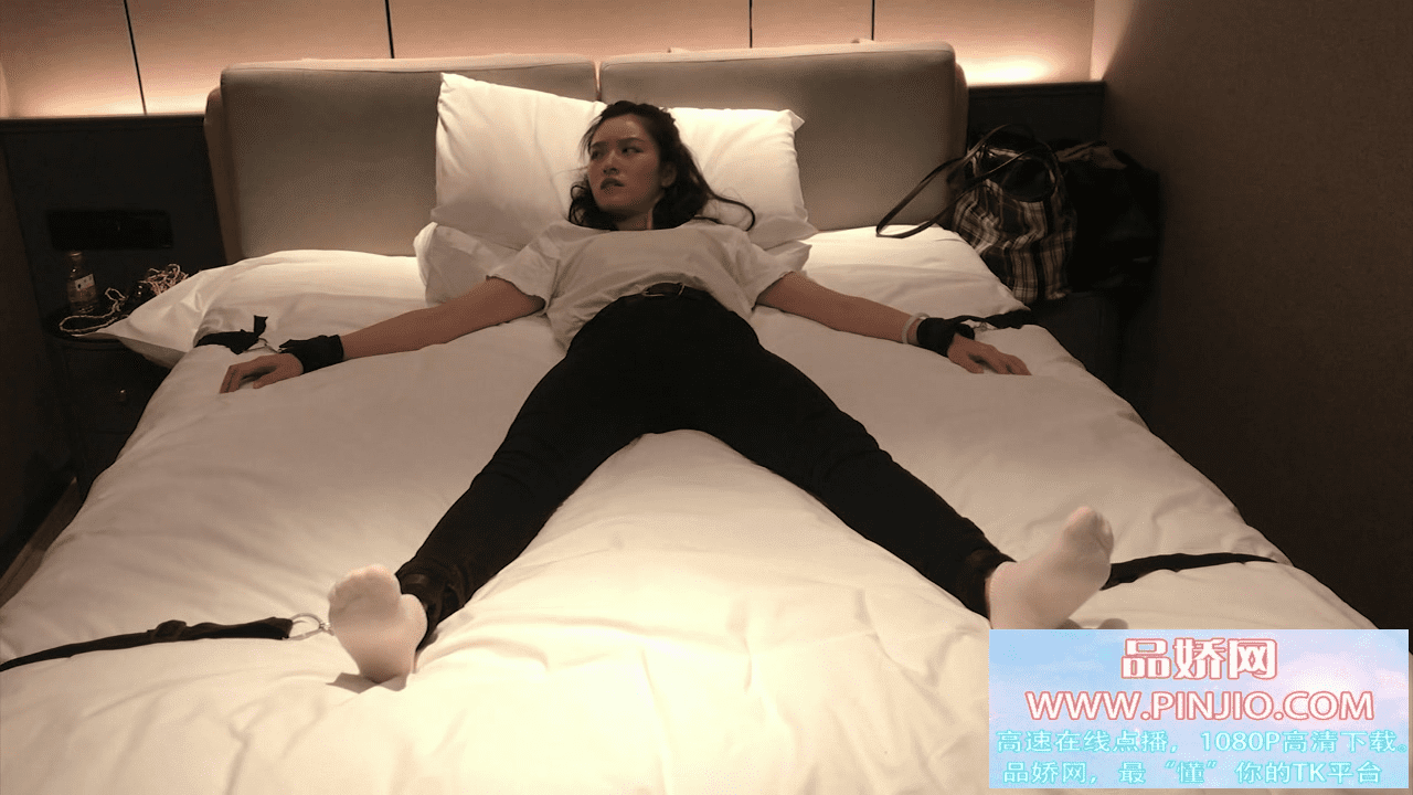 HY_4被两个男人挠