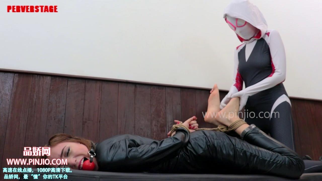 OM_111女蜘蛛侠遇袭