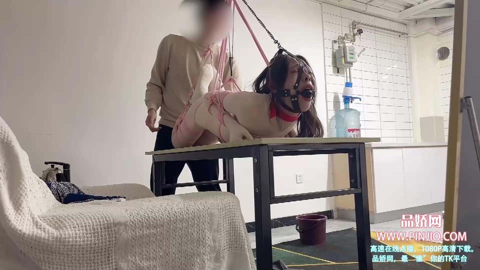 YZ_1989【小九与晴子】犬吊缚白袜加踮脚疯狂TK