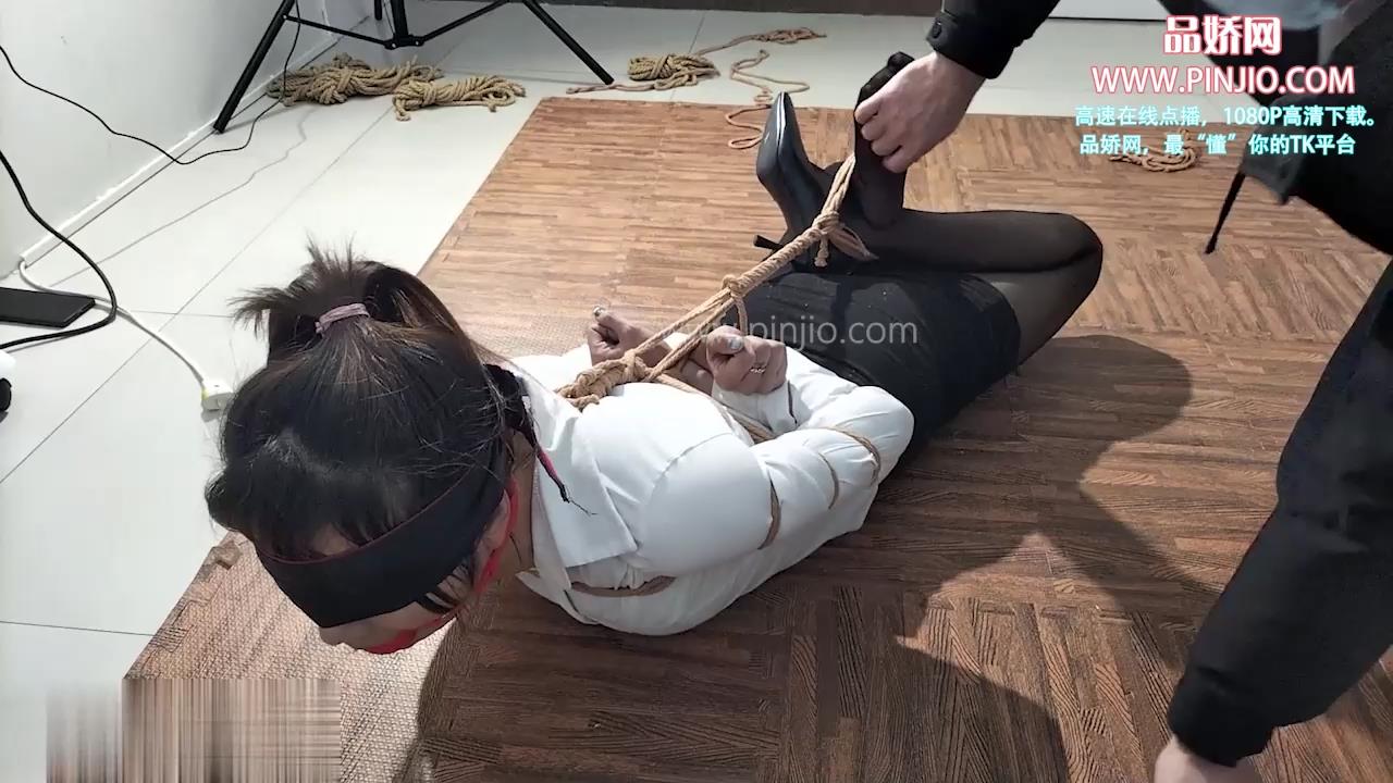 YZ_2113[精致] 美女小屋紧搏逃脱