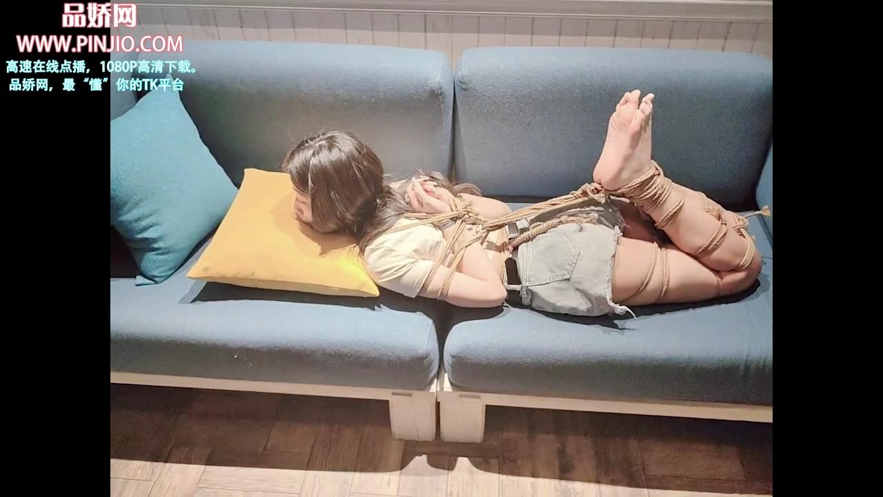 YZ_2172【凡凡】好身材秀出来， 凡凡麻花腿初试驷马TK