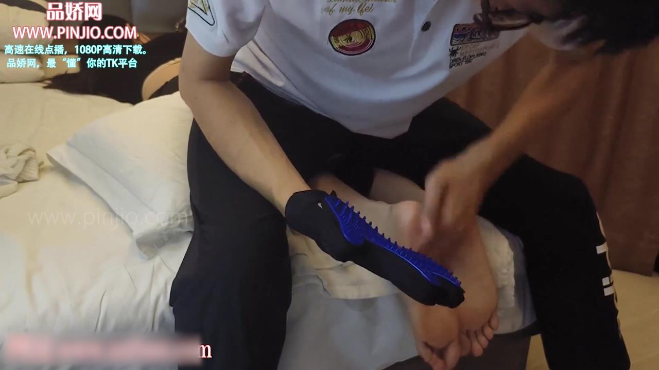 YZ_2175喜欢被挠脚心的大一小姐姐第一部_三