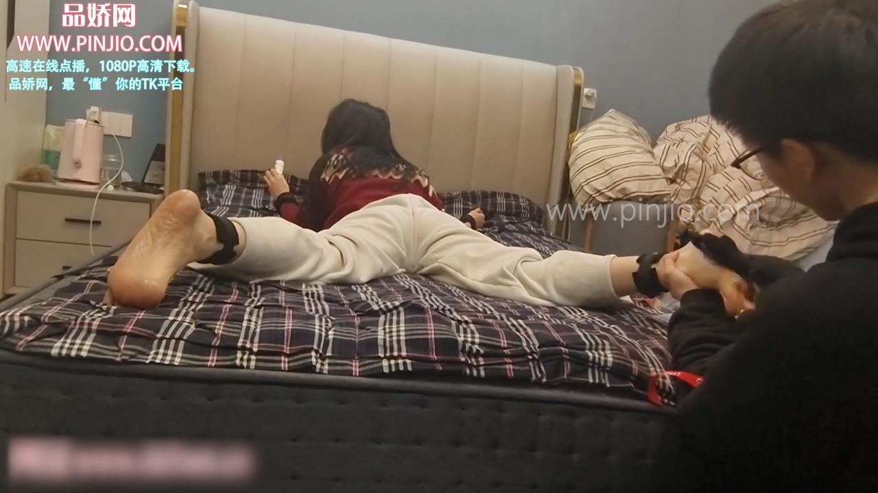 YZ_2200喜欢被挠脚心的大一小姐姐第三部下