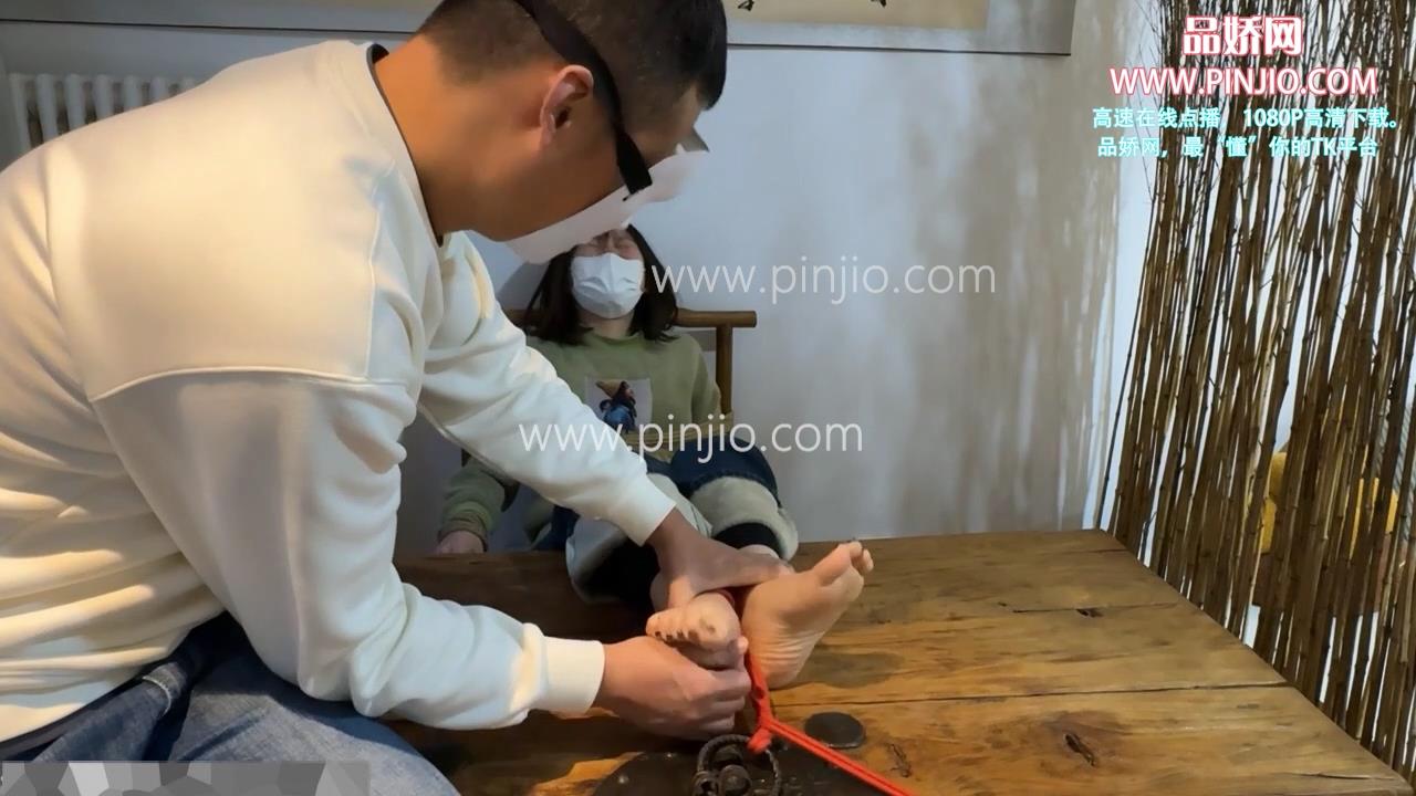 YZ_2239老板不给与昂加薪全程TK报复，脚太嫩依旧敏感怕痒