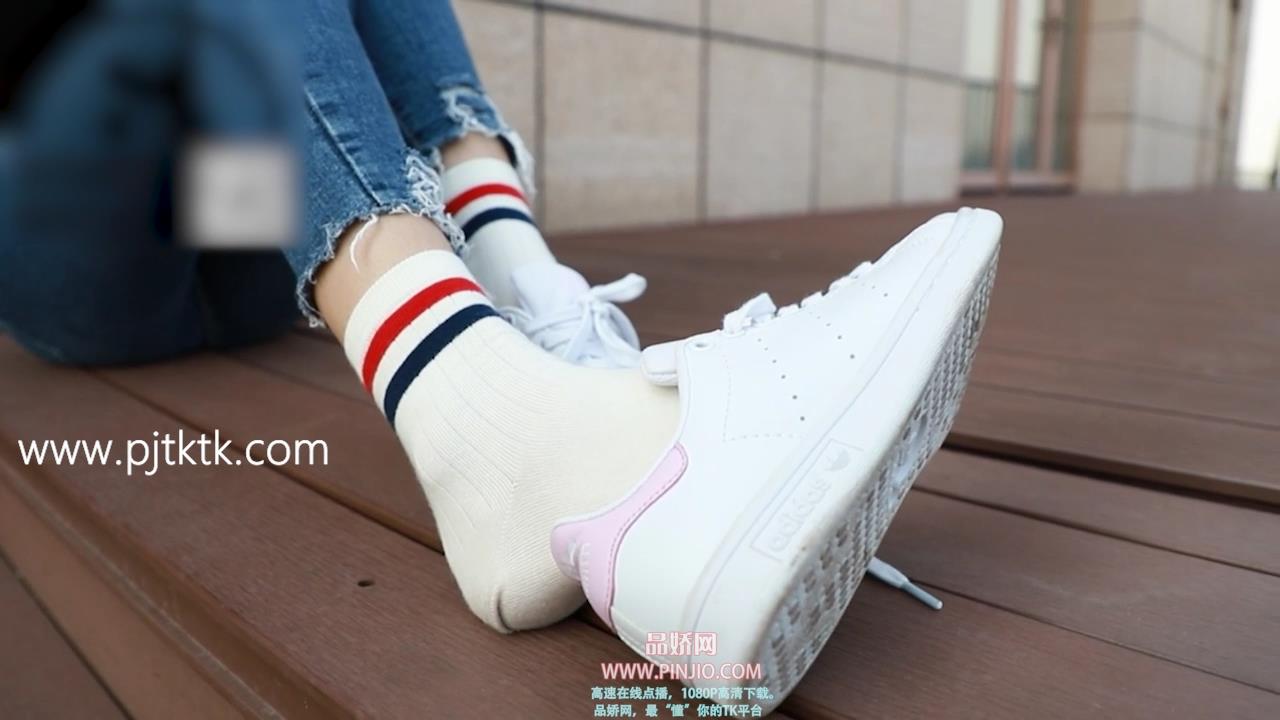 YZ_3409誉铭-蓝色紧身裤小姐姐白袜+裸足