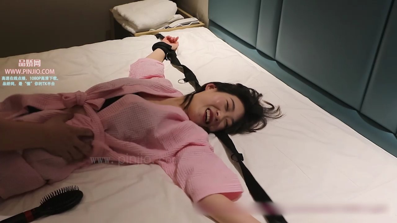 YZ_4703CGBF Chinese massage girl is tickled after being fainted by